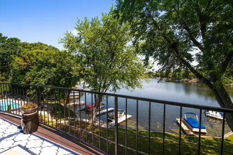 320 E Pleasant #305, Oconomowoc, WI 53066