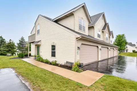 2637 W Honadel, Oak Creek, WI 53154