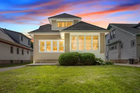 2427 N 68th, Wauwatosa, WI 53213