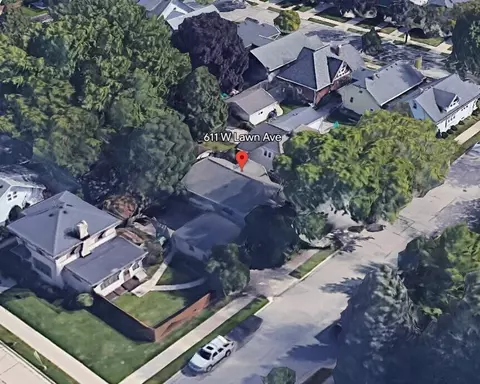611 W Lawn, Racine, WI 53405