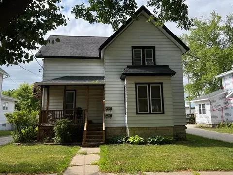 127 Cook, Waukesha, WI 53186