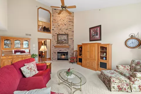 18980 Stonehedge #C, Brookfield, WI 53045