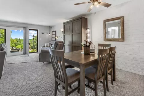 37 Lausanne #05, Geneva, WI 53147