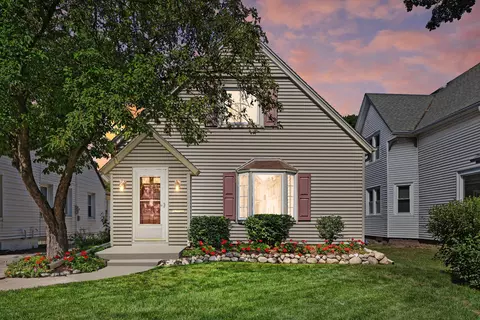 1507 S 79th, West Allis, WI 53214
