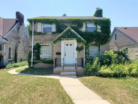 4139 N Montreal, Milwaukee, WI 53216