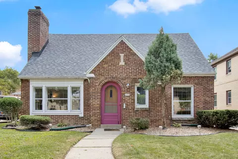 2770 N Avondale, Milwaukee, WI 53210