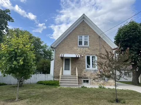 2608 Hamilton, Manitowoc, WI 54220