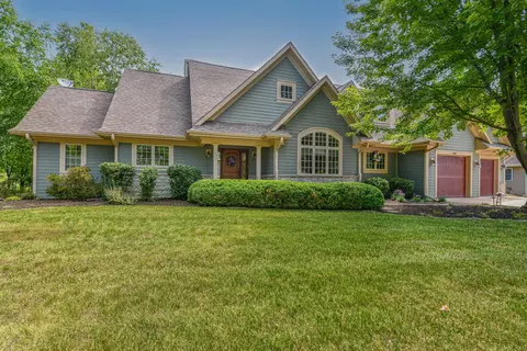 1601 Prestwick, Geneva, WI 53147