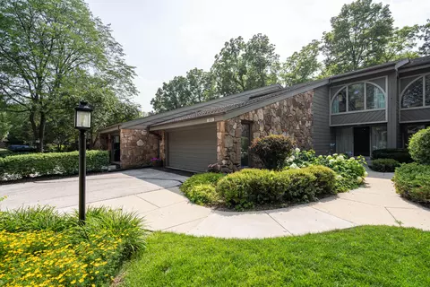 115 N Elm Grv #C, Brookfield, WI 53005