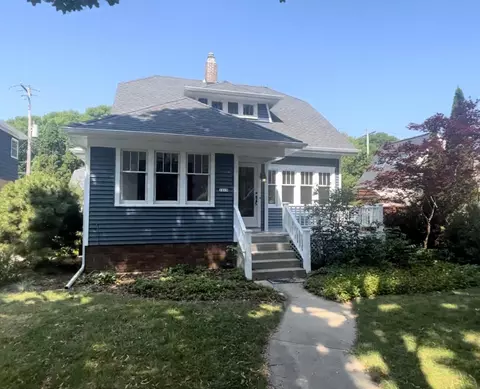 2215 N 72nd, Wauwatosa, WI 53213