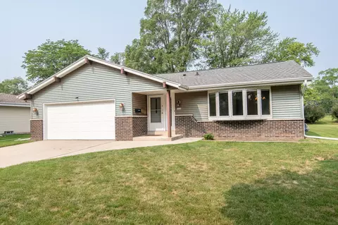 5040 Steeple, Greendale, WI 53129
