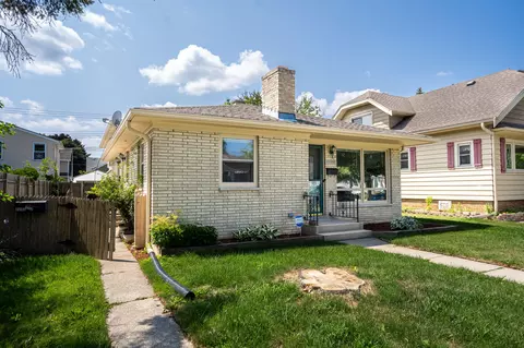 2212 Erie, Racine, WI 53402
