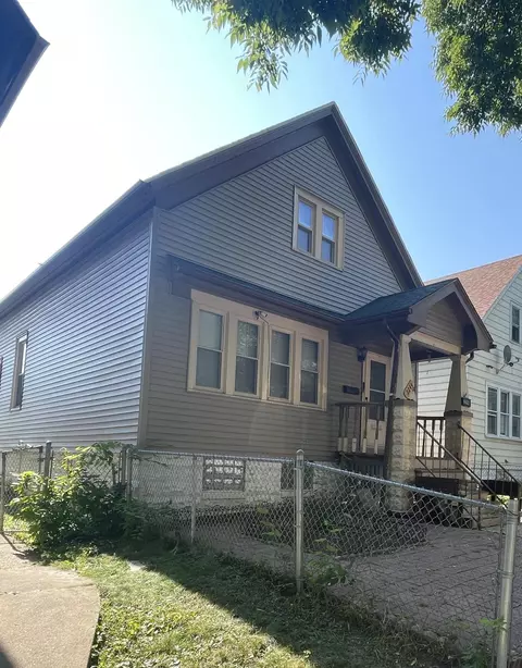 2244 S 20th, Milwaukee, WI 53215