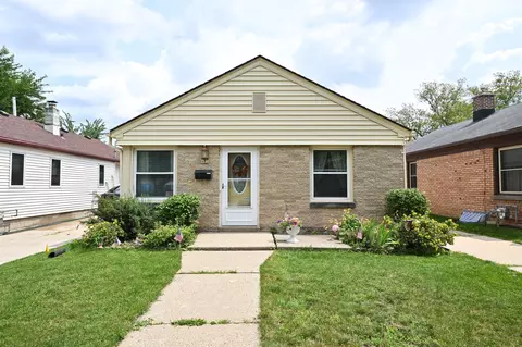 422 S 90th, Milwaukee, WI 53214