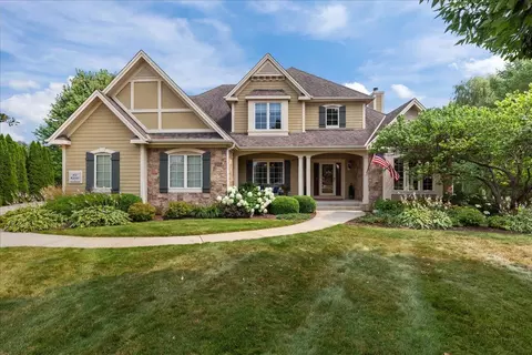 n57w27811 Walnut Grv, Lisbon, WI 53089