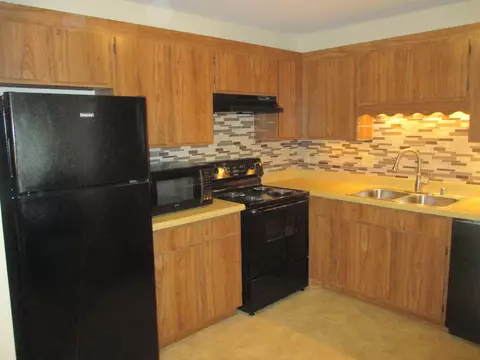 1672 S 115th #8, West Allis, WI 53214
