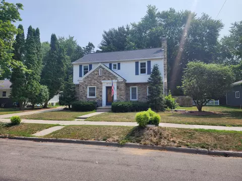 819 N 12th, Manitowoc, WI 54220