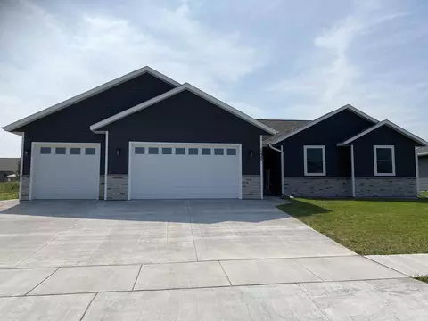 1330 Crockett, Holmen, WI 54636