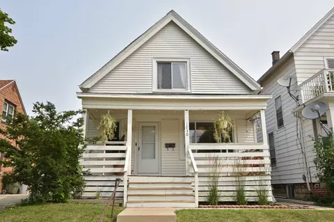 1230 E Pryor, Milwaukee, WI 53207