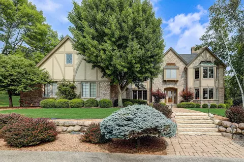 10614 N Gazebo Hl, Mequon, WI 53092