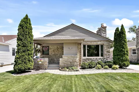 8054 N Seneca, Fox Point, WI 53217