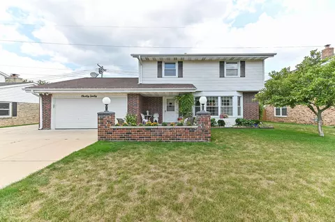 3040 N Fairwood, Wauwatosa, WI 53222
