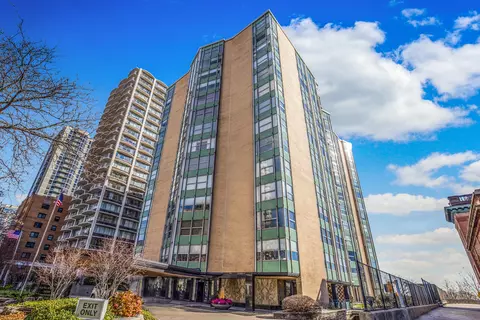 1610 N Prospect #801, Milwaukee, WI 53202
