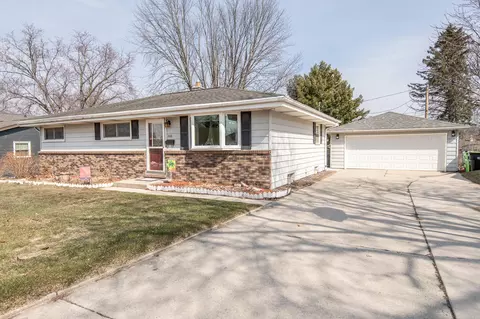 666 Harker, Hartford, WI 53027