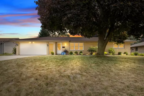 667 Fair, West Bend, WI 53090