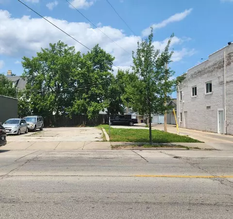 58 W Burnham, West Allis, WI 53214