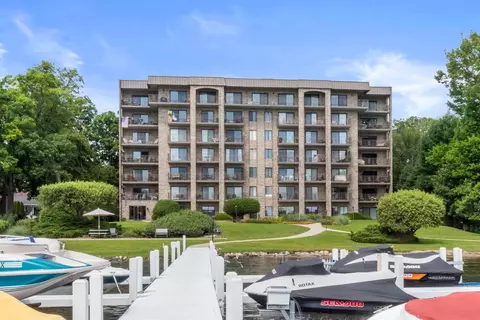 35 S Walworth #203, Williams Bay, WI 53191