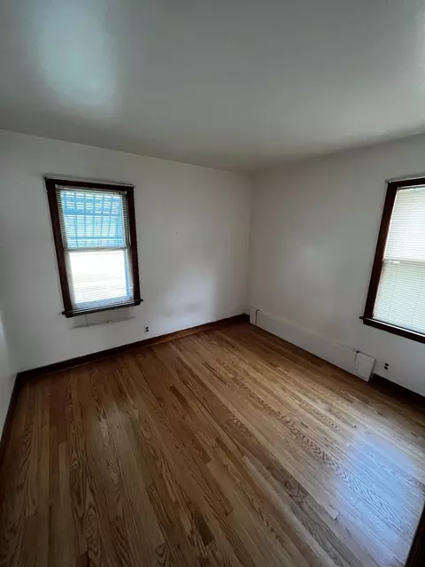 2420 S 100th, West Allis, WI 53227