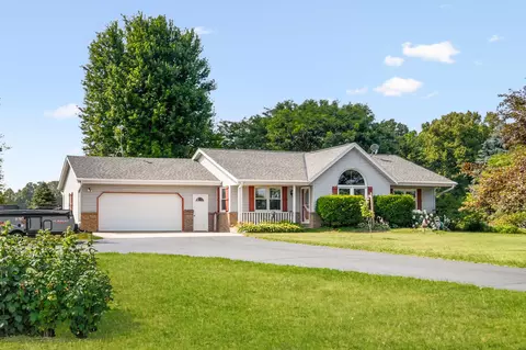 1347 Shalom, Farmington, WI 53040
