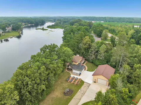 n5999 Old Keshena Road, Wescott, WI 54166