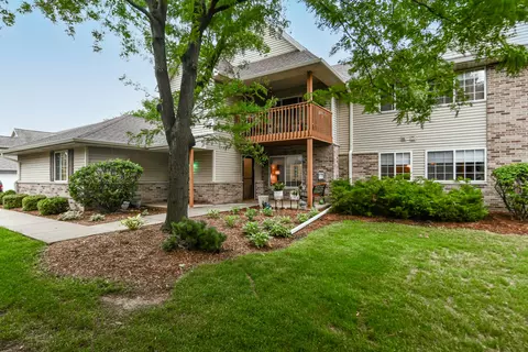 4875 W Maple Leaf, Greenfield, WI 53220