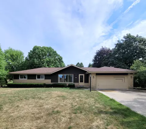 13535 Squirrel, Brookfield, WI 53005