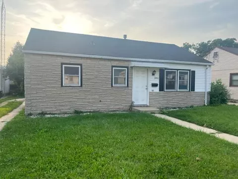 1206 Howard, Racine, WI 53404