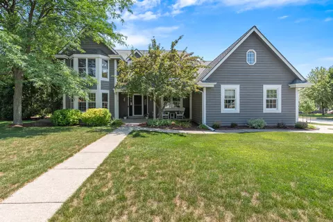 w71n408 Cedar Pointe, Cedarburg, WI 53012