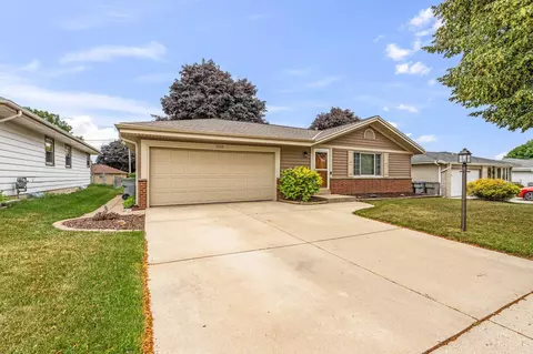 1501 W Goldcrest, Milwaukee, WI 53221