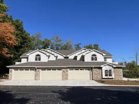 w141n9984 Seven Pnes #2, Germantown, WI 53022