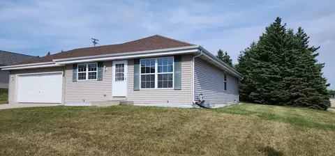 1442 Oriole, Hartford, WI 53027