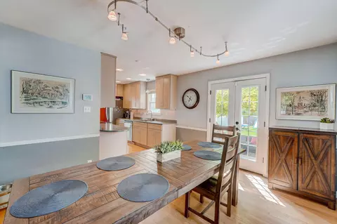 5633 N Bay Rdg, Whitefish Bay, WI 53217