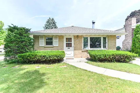 3202 E Denton, Saint Francis, WI 53235