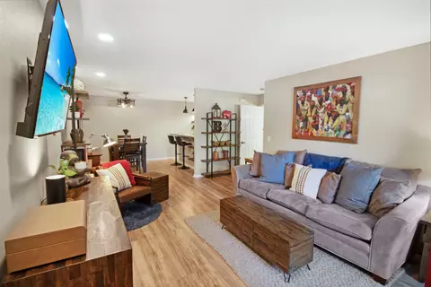220 E Remer #305, Elkhorn, WI 53121