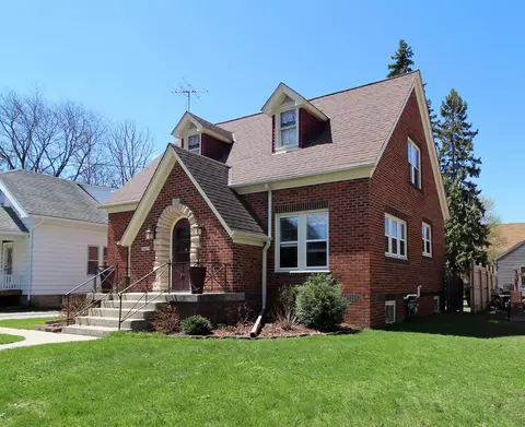 308 S 9th, West Bend, WI 53095
