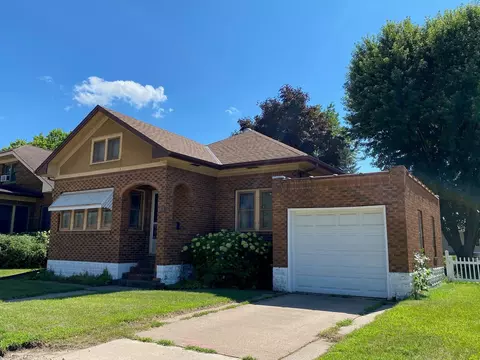 2914 S La, La Crosse, WI 54601
