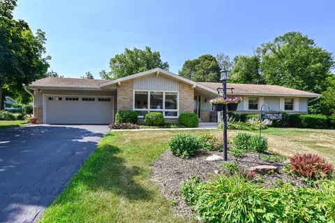 17575 Azure, Brookfield, WI 53045