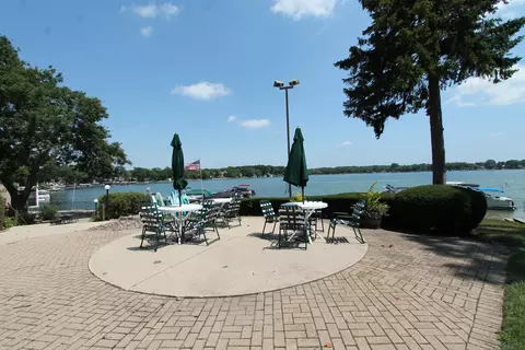 2501 S Browns Lk #E-7, Burlington, WI 53105