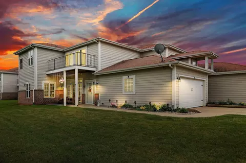 10245 66th #2B, Pleasant Prairie, WI 53158