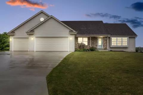 6621 S 47th, Franklin, WI 53132